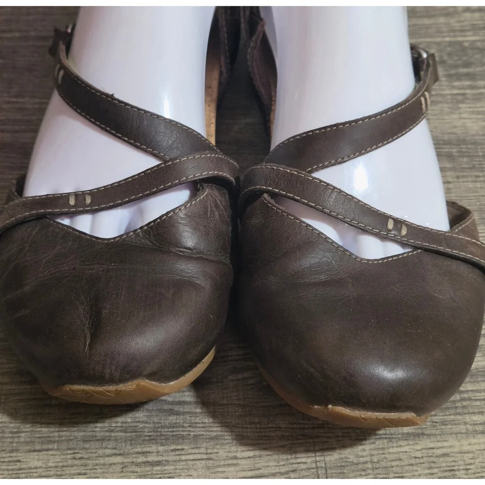 Ahnu Karma Latitude Cross Strap Adjustable Shoes Women Size 8.5 Brown